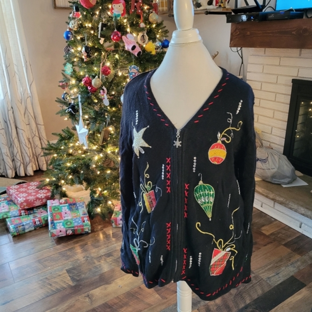 Vintage black embroidered holiday zip up sweater large